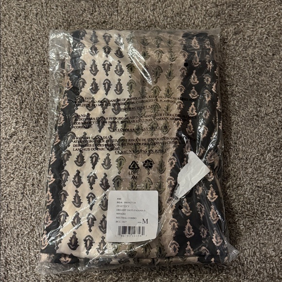 NWT FREE PEOPLE Dreamy Days PJ Set / Neutral Combo Medium - Picture 6 of 6